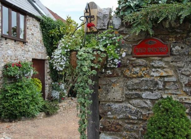 Red Doors Farm Cottages Honiton Bagian luar foto